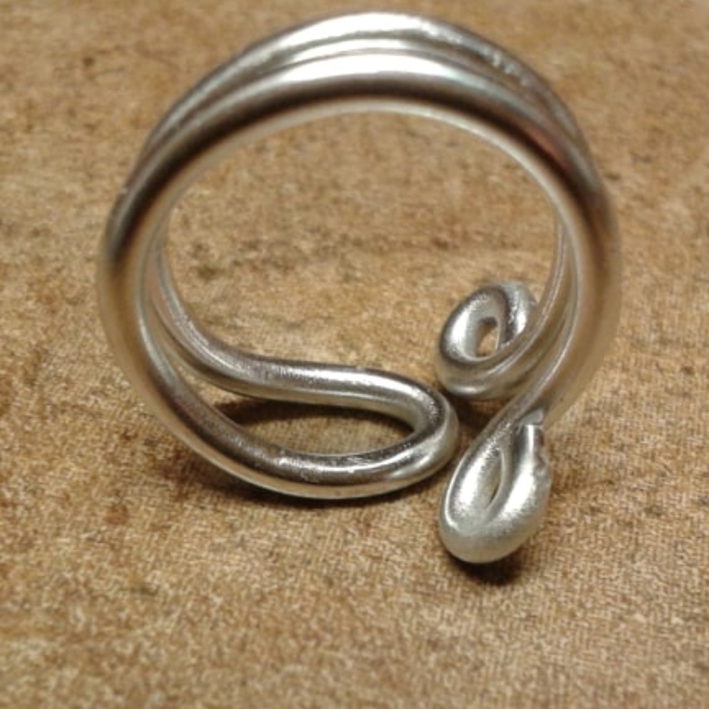 Wire Ring - Picture 3 of 4